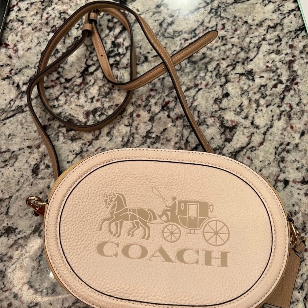 Coach - Picture 1 of 8